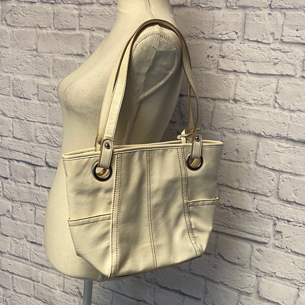 Relic Cream Shoulder Bag - Picture 8 of 9